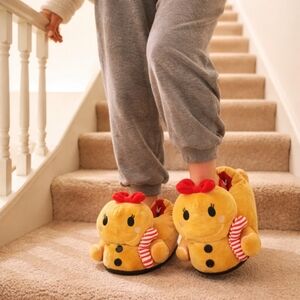 NWT Womens SNUGIMALS Soft Squishy Slip-on Slippers